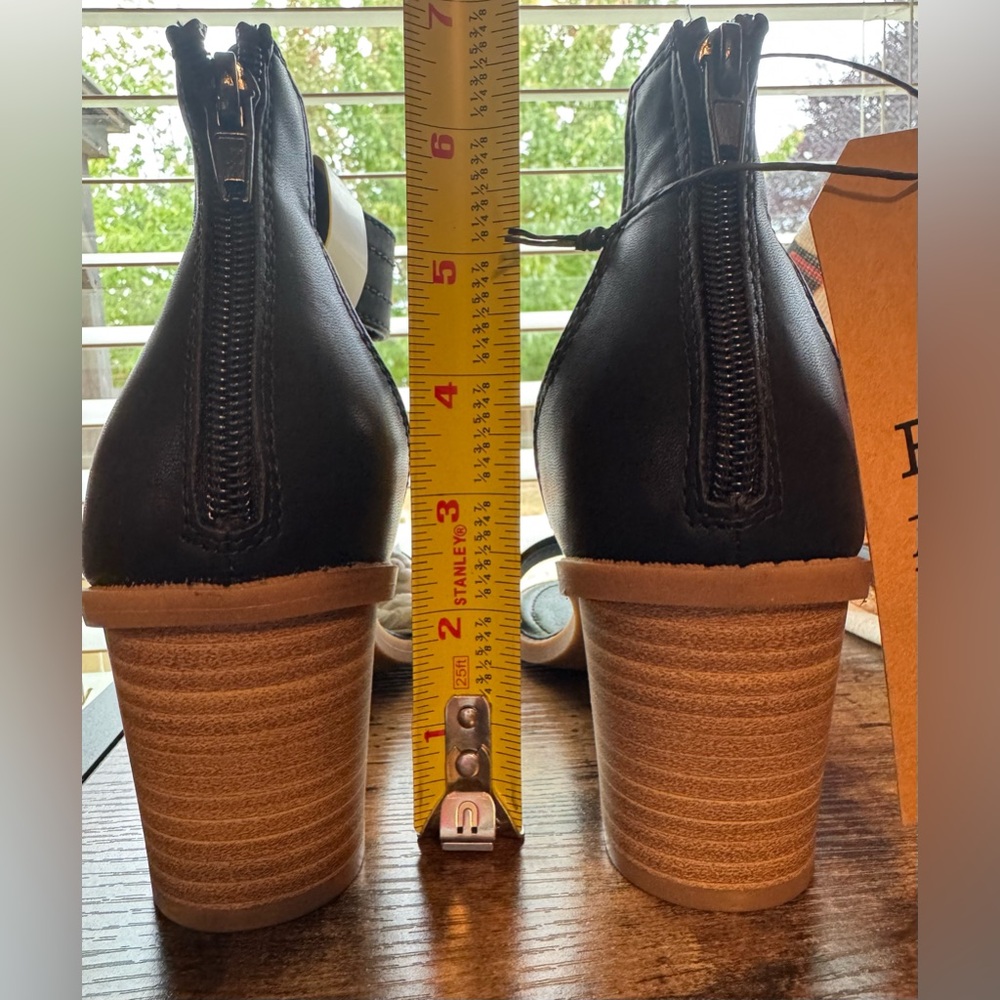 FRYE AND CO. - Women's Zaki Heeled Sandals (NWT) - Picture 3 of 5